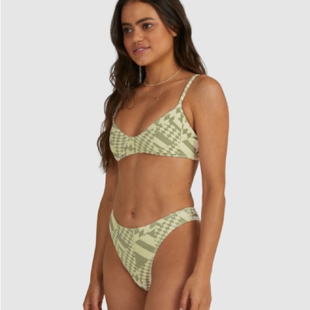 🔥🔥BILLABONG - STATIC V BRALETTE HAVANA BIKINI SET🔥🔥 - Picture 8 of 9